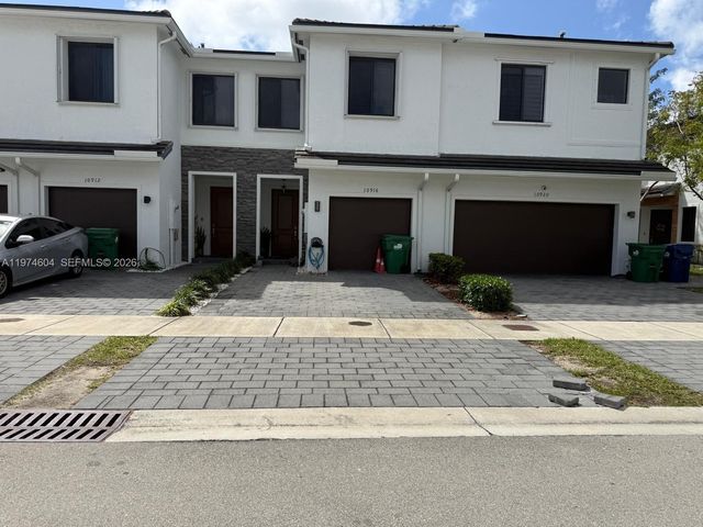 10916 SW 235th Ln, Homestead, FL 33032