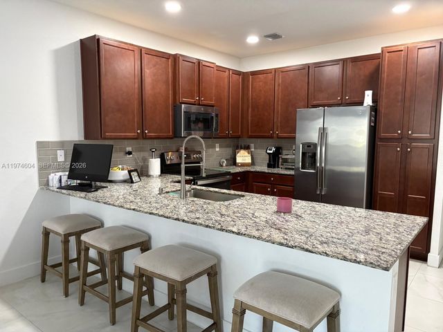 10916 SW 235th Ln, Homestead, FL 33032