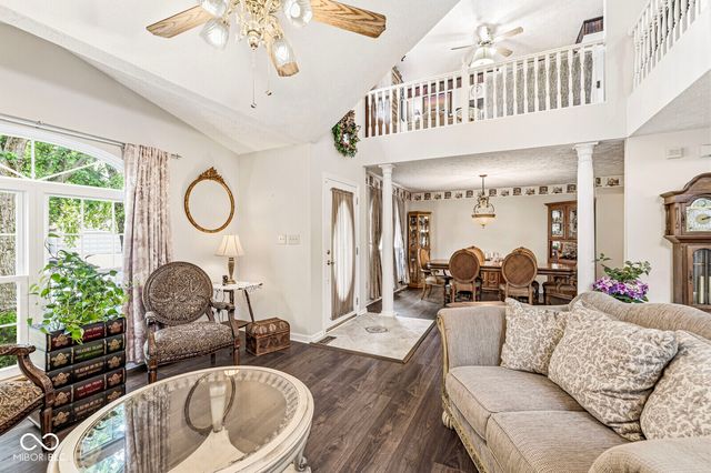 6733 Berkshire Drive, Zionsville, IN 46077