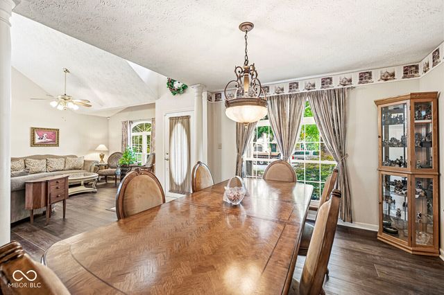 6733 Berkshire Drive, Zionsville, IN 46077