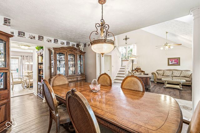 6733 Berkshire Drive, Zionsville, IN 46077