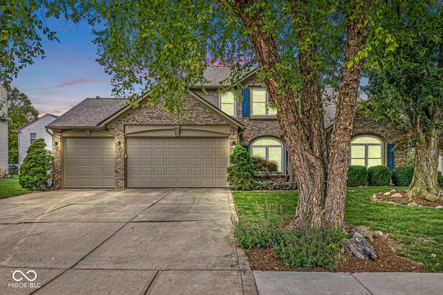 6733 Berkshire Drive, Zionsville, IN 46077