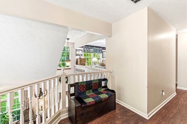 6733 Berkshire Drive, Zionsville, IN 46077