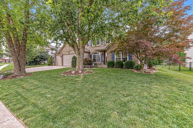 6733 Berkshire Drive, Zionsville, IN 46077