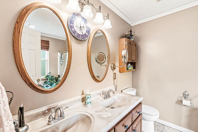 6733 Berkshire Drive, Zionsville, IN 46077