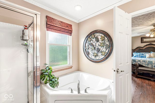 6733 Berkshire Drive, Zionsville, IN 46077