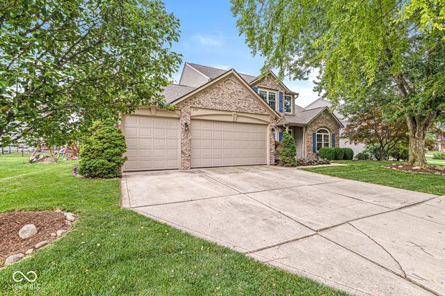 6733 Berkshire Drive, Zionsville, IN 46077
