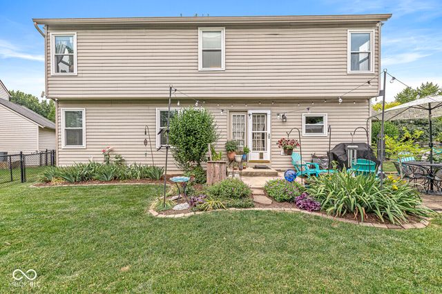 6733 Berkshire Drive, Zionsville, IN 46077