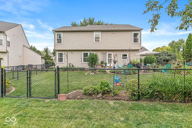 6733 Berkshire Drive, Zionsville, IN 46077