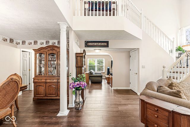 6733 Berkshire Drive, Zionsville, IN 46077