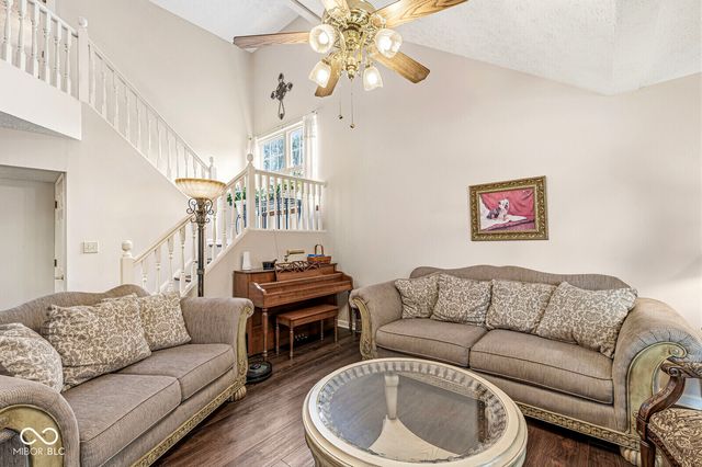 6733 Berkshire Drive, Zionsville, IN 46077
