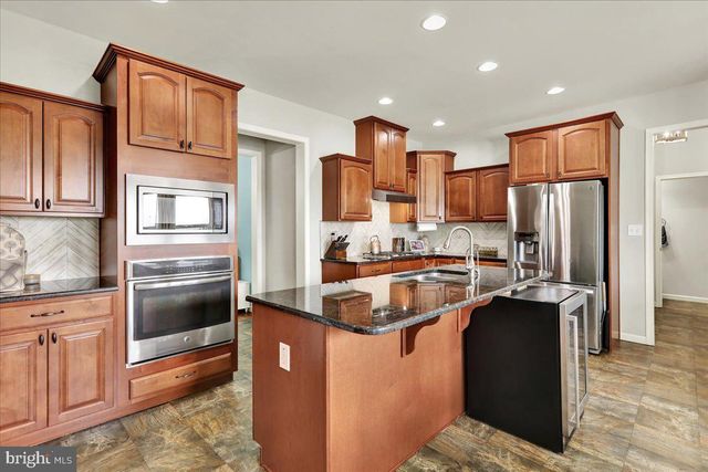 6174 BAYBERRY AVE, Manheim, PA 17545