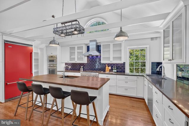 5141 PALISADE LN NW, Washington, DC 20016