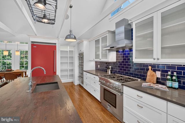 5141 PALISADE LN NW, Washington, DC 20016