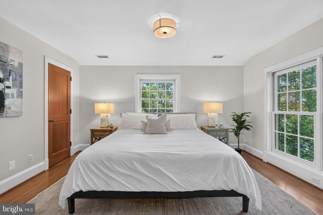 5141 PALISADE LN NW, Washington, DC 20016
