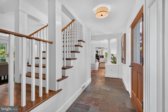 5141 PALISADE LN NW, Washington, DC 20016