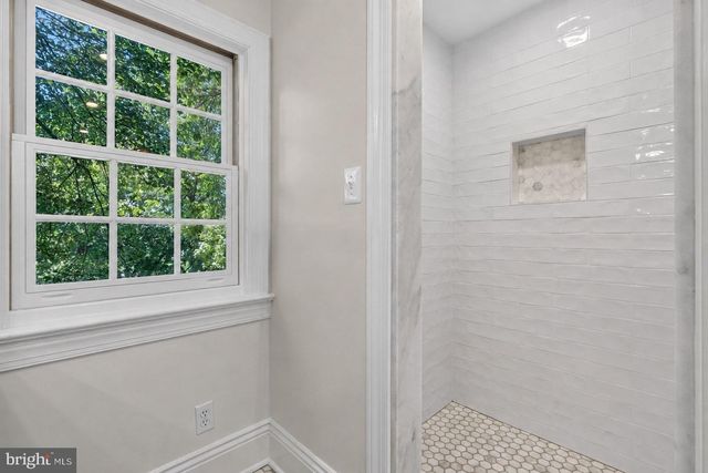 5141 PALISADE LN NW, Washington, DC 20016