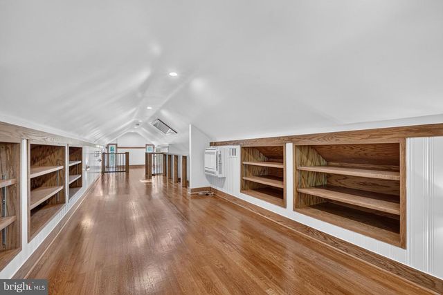 5141 PALISADE LN NW, Washington, DC 20016