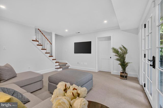 5141 PALISADE LN NW, Washington, DC 20016