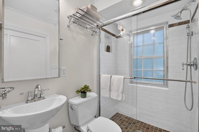 5141 PALISADE LN NW, Washington, DC 20016