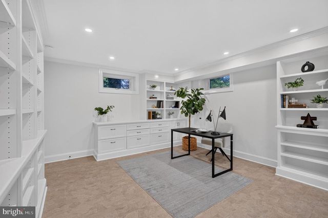 5141 PALISADE LN NW, Washington, DC 20016