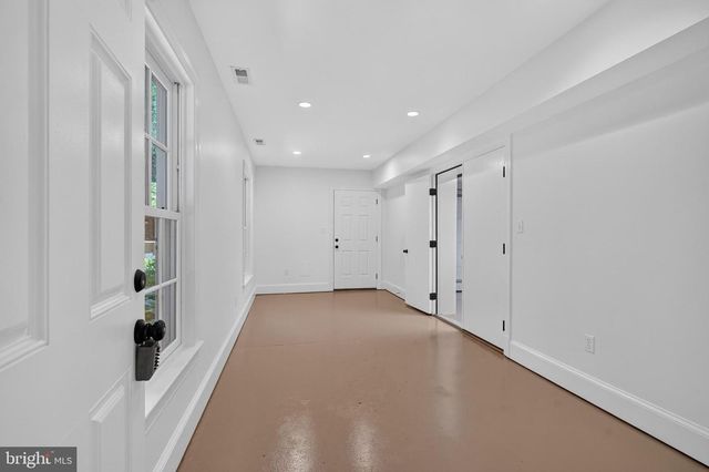 5141 PALISADE LN NW, Washington, DC 20016