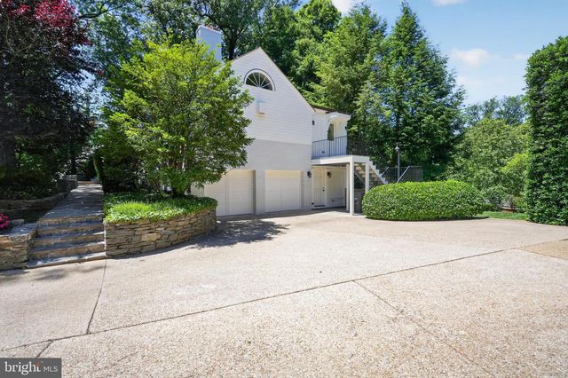 5141 PALISADE LN NW, Washington, DC 20016