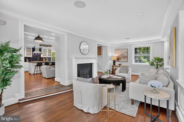 5141 PALISADE LN NW, Washington, DC 20016