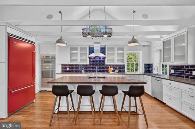 5141 PALISADE LN NW, Washington, DC 20016