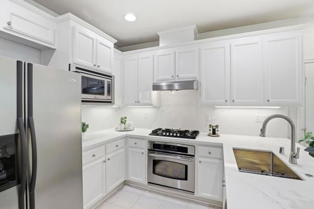 377 S Mary Avenue, Sunnyvale, CA 94086