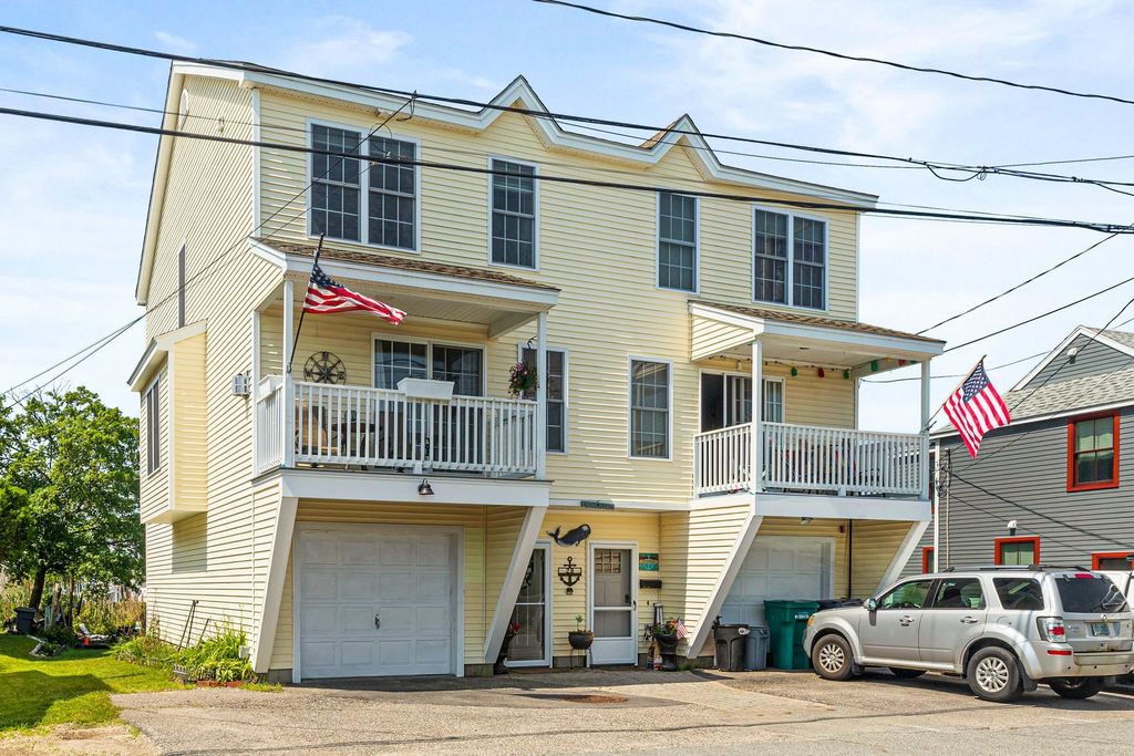 29 Nudd Ave # A, Hampton, NH 03842