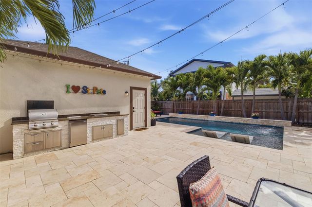 521 12TH AVENUE S, St Petersburg, FL 33701