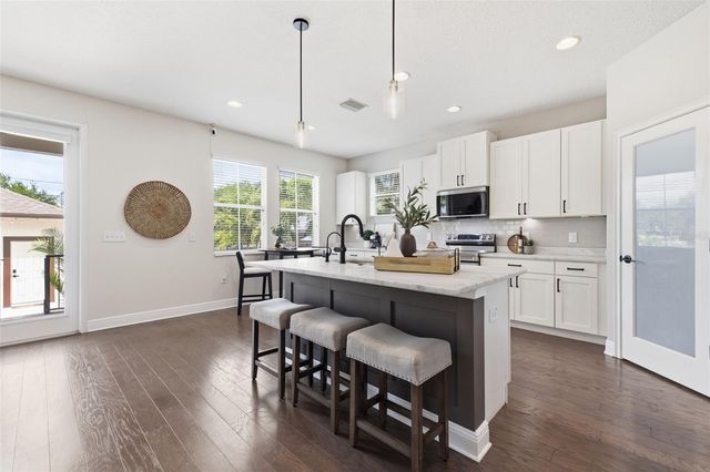 521 12TH AVENUE S, St Petersburg, FL 33701