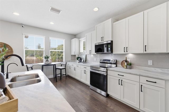 521 12TH AVENUE S, St Petersburg, FL 33701