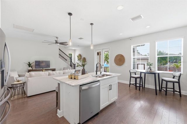 521 12TH AVENUE S, St Petersburg, FL 33701