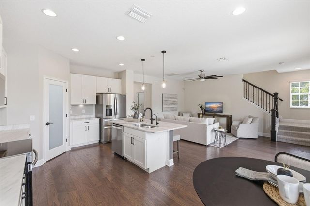 521 12TH AVENUE S, St Petersburg, FL 33701