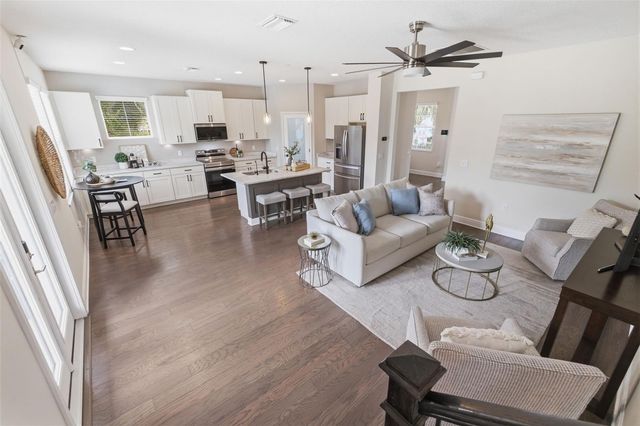 521 12TH AVENUE S, St Petersburg, FL 33701