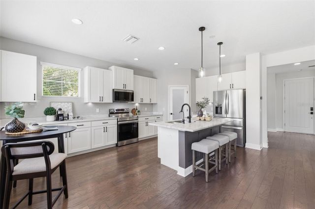 521 12TH AVENUE S, St Petersburg, FL 33701