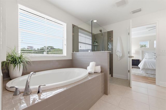 521 12TH AVENUE S, St Petersburg, FL 33701