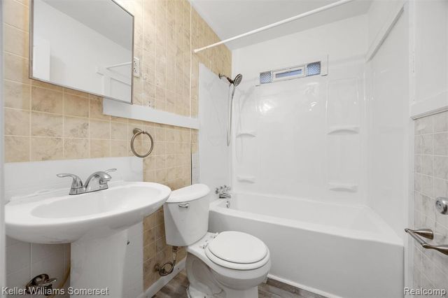 1784 College Avenue, Lincoln Park, MI 48146