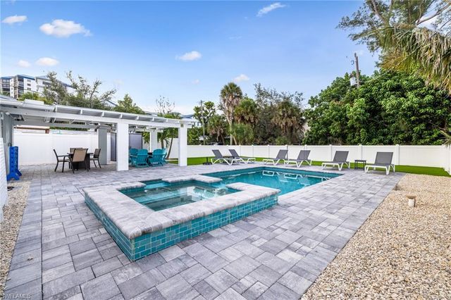 4831 Coquina RD, Fort Myers Beach, FL 33931