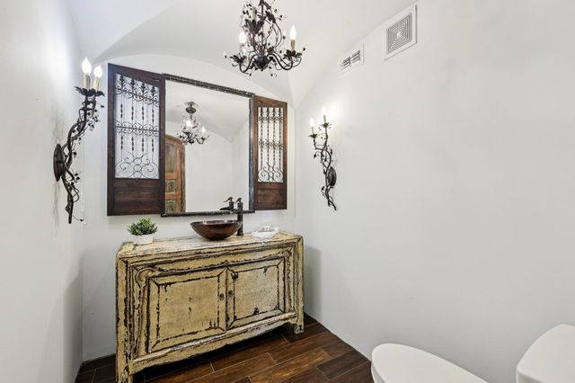 2706 Pearce RD, Austin, TX 78730