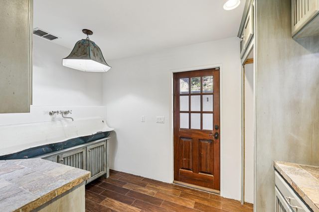 2706 Pearce RD, Austin, TX 78730