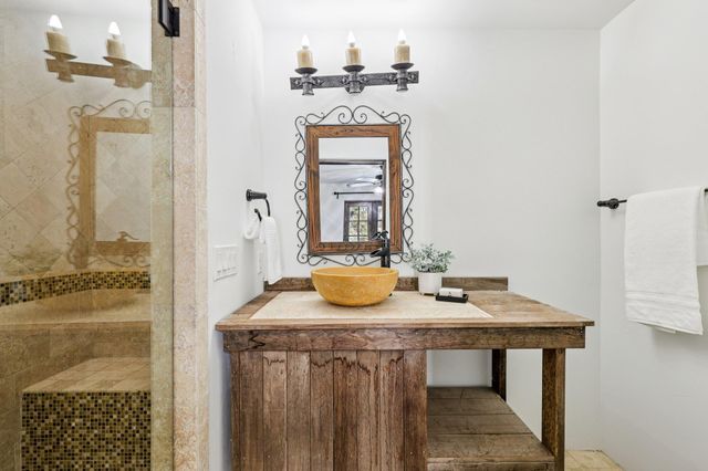 2706 Pearce RD, Austin, TX 78730