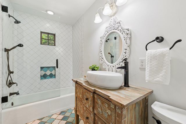 2706 Pearce RD, Austin, TX 78730