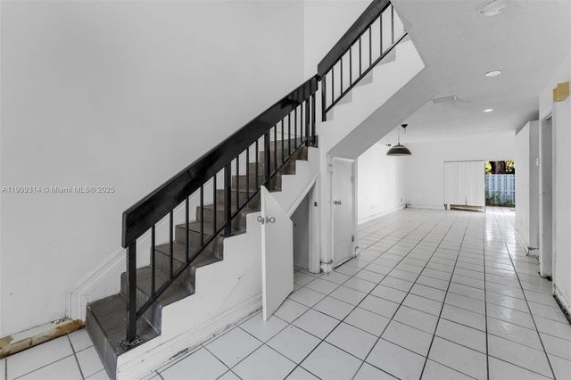 10215 SW 89th St, Miami, FL 33176