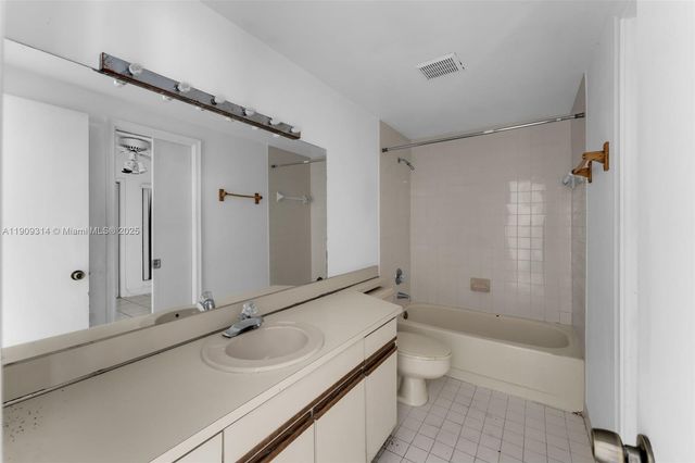 10215 SW 89th St, Miami, FL 33176