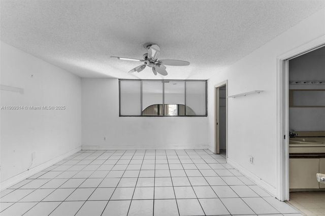 10215 SW 89th St, Miami, FL 33176