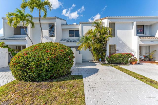 10215 SW 89th St, Miami, FL 33176