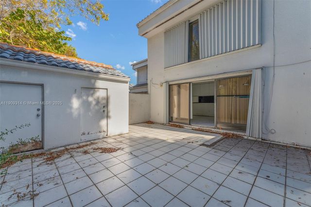 10215 SW 89th St, Miami, FL 33176